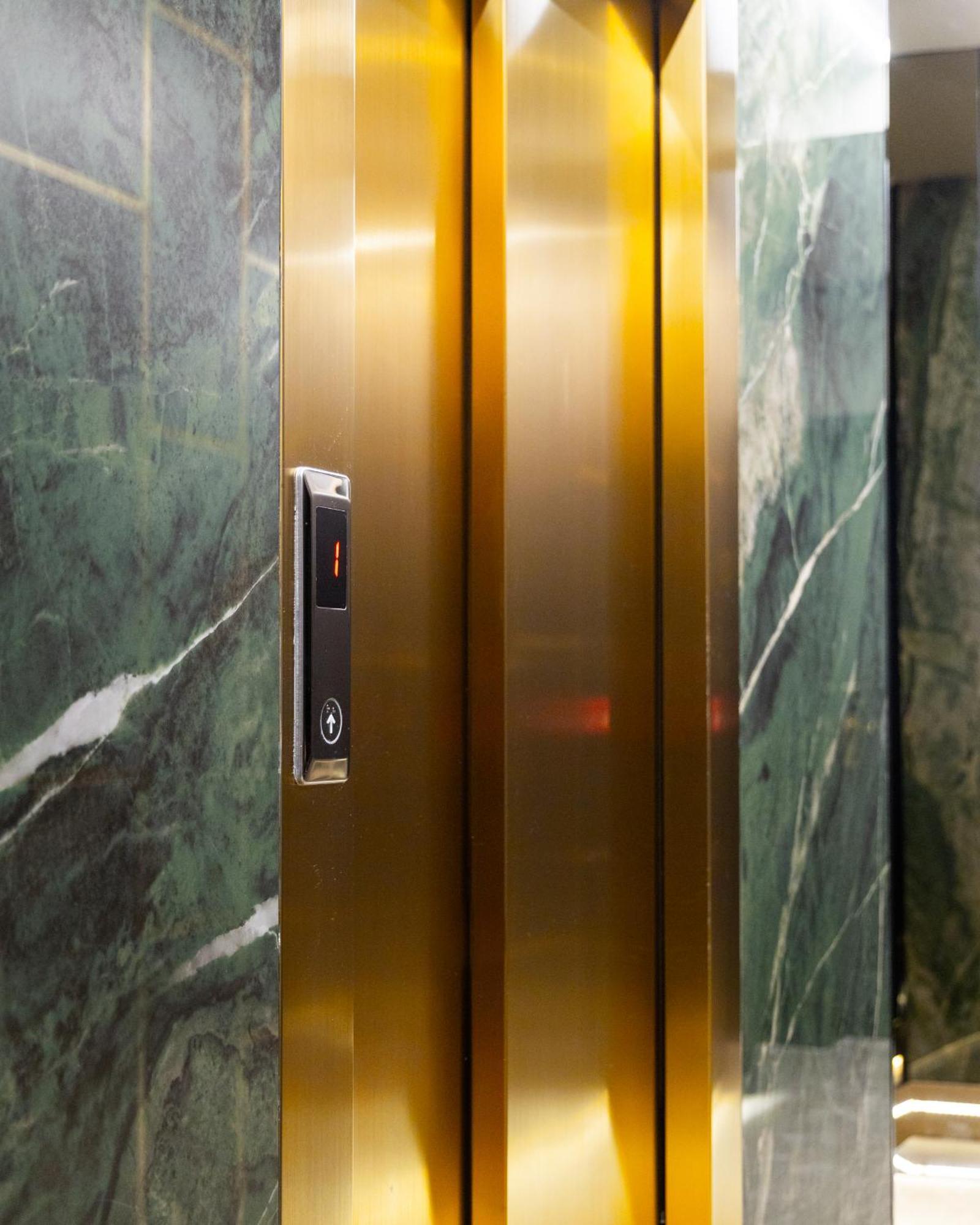 Hotel Opera Prishtinë Luaran gambar